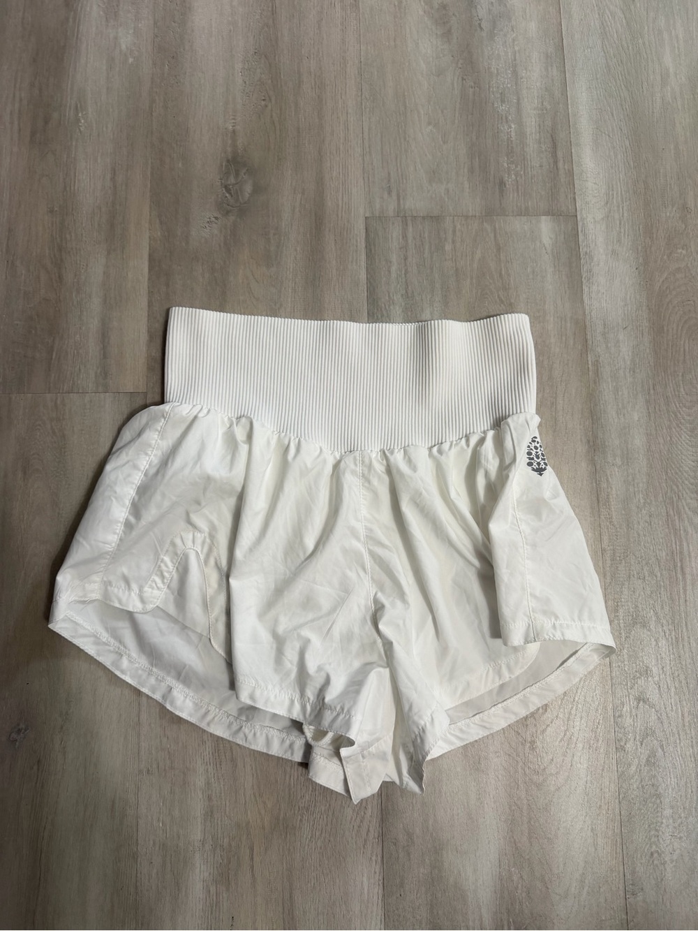 FREE PEOPLE HIGH RISE SHORTS